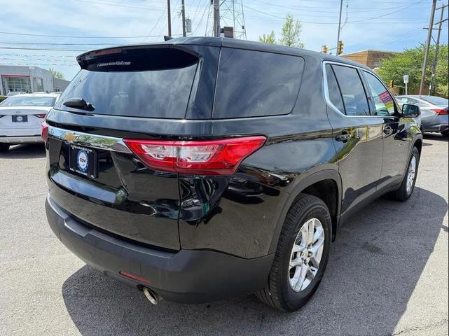 Photo of 2019 Mosaic Black Metallic Chevrolet Traverse