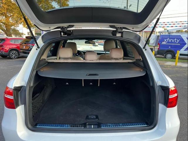 Photo of 2018 White Mercedes-Benz GLC 300