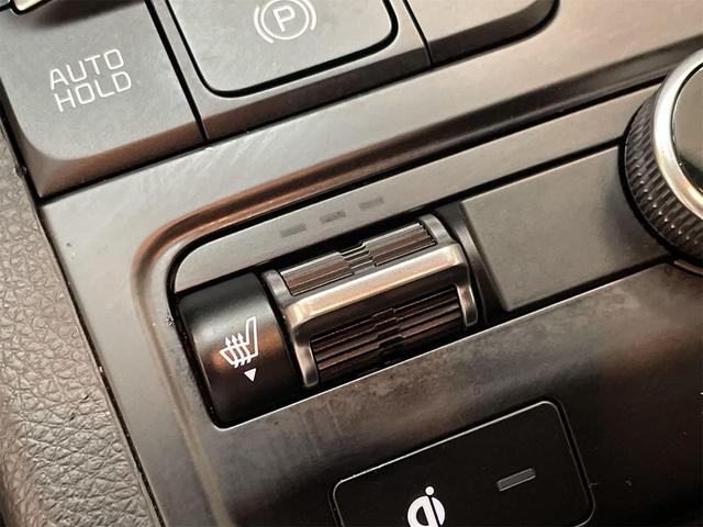 Photo of 2024 Ebony Black Kia K5