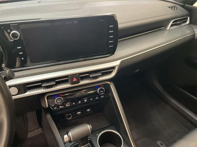 Photo of 2024 Ebony Black Kia K5