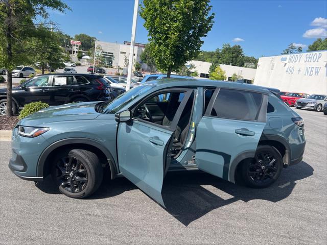 Photo of 2023 Nordic Forest Pearl Honda HR-V