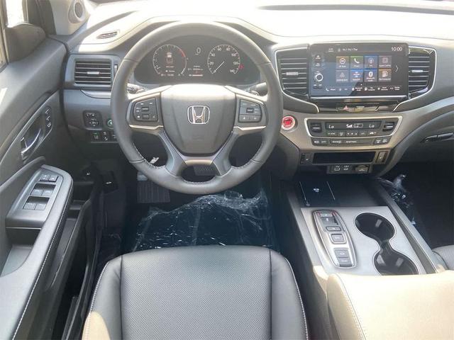Photo of 2025 Sonic Gray Pearl Honda Ridgeline