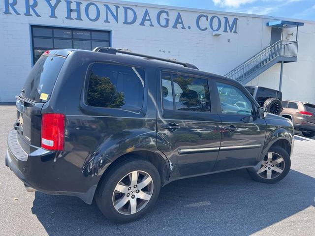 Photo of 2012 Crystal Black Pearl Honda Pilot
