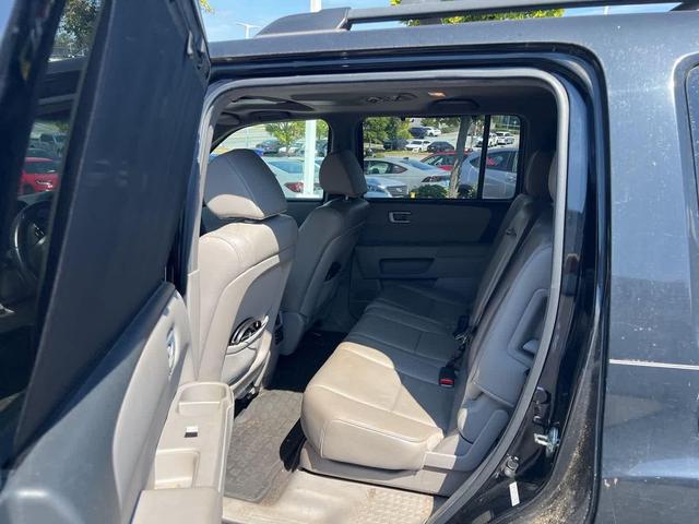 Photo of 2012 Crystal Black Pearl Honda Pilot