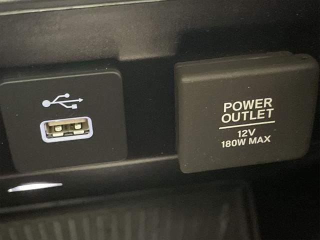 Photo of 2023 Liquid Carbon Metallic Acura MDX