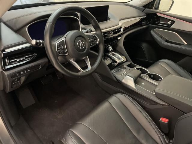 Photo of 2023 Liquid Carbon Metallic Acura MDX