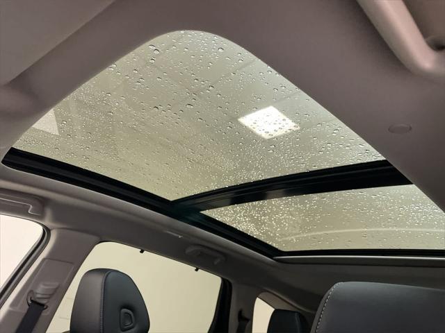 Photo of 2023 Liquid Carbon Metallic Acura MDX