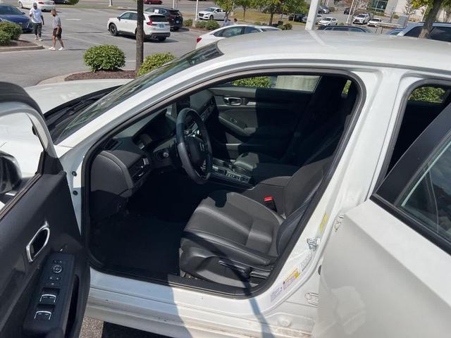 Photo of 2022 Platinum White Pearl Honda Civic