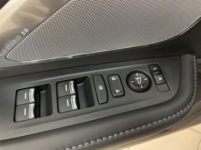 Photo of 2021 Lunar Silver Metallic Acura RDX