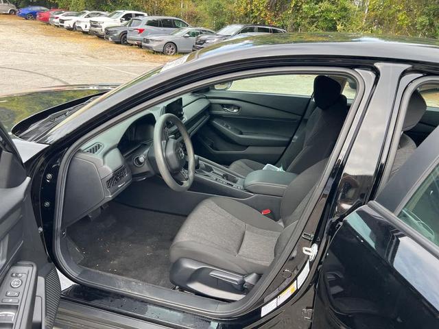 Photo of 2024 Crystal Black Pearl Honda Accord