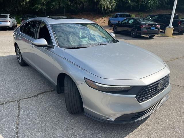 Photo of 2023 Lunar Silver Metallic Honda Accord