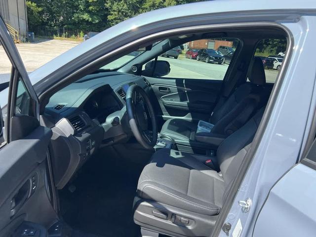 Photo of 2022 Sonic Gray Pearl Honda Passport