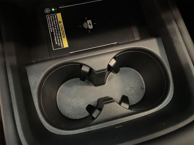 Photo of 2025 Platinum White Pearl Honda HR-V