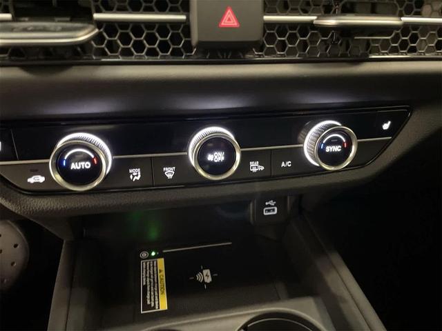 Photo of 2025 Platinum White Pearl Honda HR-V