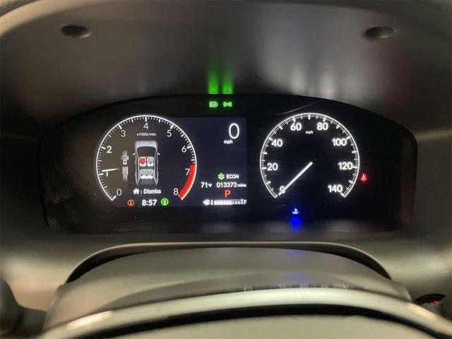 Photo of 2025 Platinum White Pearl Honda HR-V