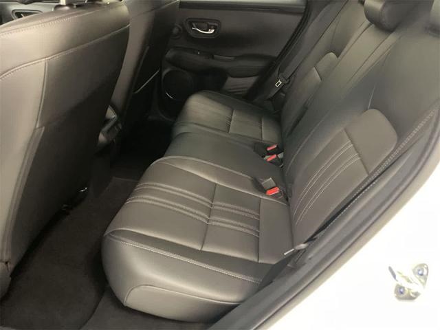 Photo of 2025 Platinum White Pearl Honda HR-V