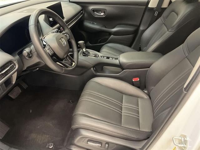 Photo of 2025 Platinum White Pearl Honda HR-V
