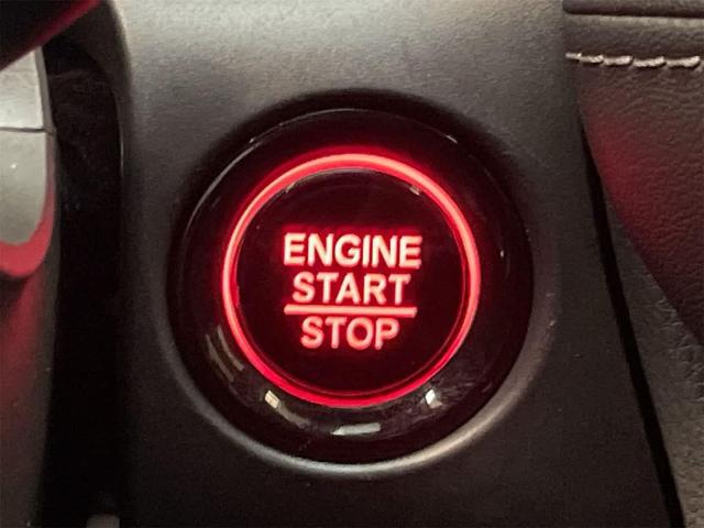 Photo of 2025 Platinum White Pearl Honda HR-V