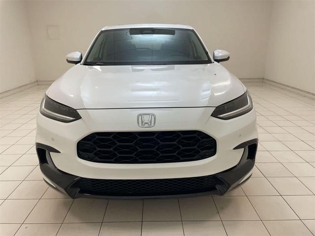 Photo of 2025 Platinum White Pearl Honda HR-V