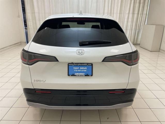 Photo of 2025 Platinum White Pearl Honda HR-V