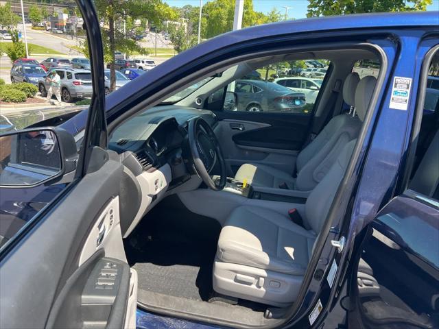 Photo of 2022 Obsidian Blue Pearl Honda Ridgeline