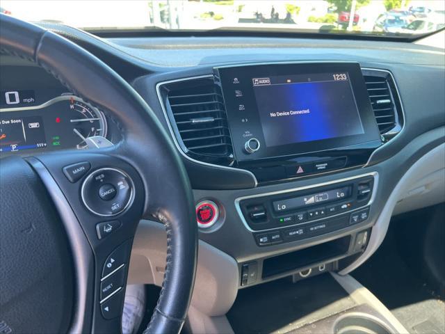 Photo of 2022 Obsidian Blue Pearl Honda Ridgeline