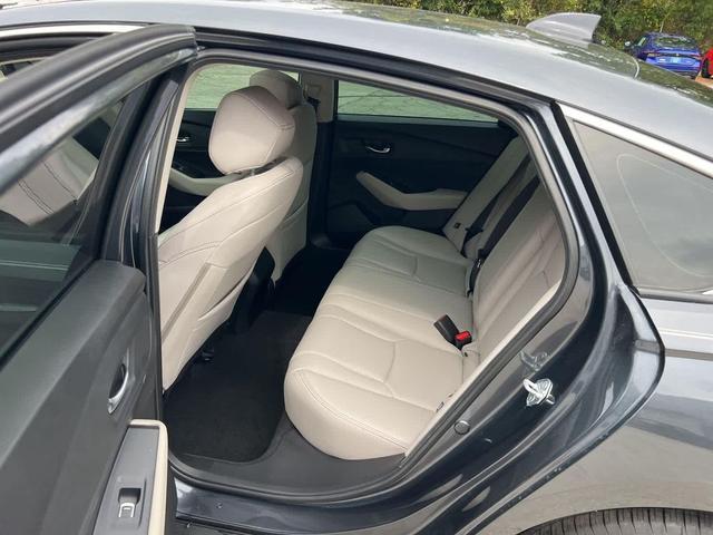 Photo of 2024 Meteorite Gray Metallic Honda Accord