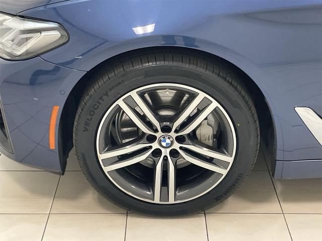 Photo of 2021 Phytonic Blue Metallic BMW 530