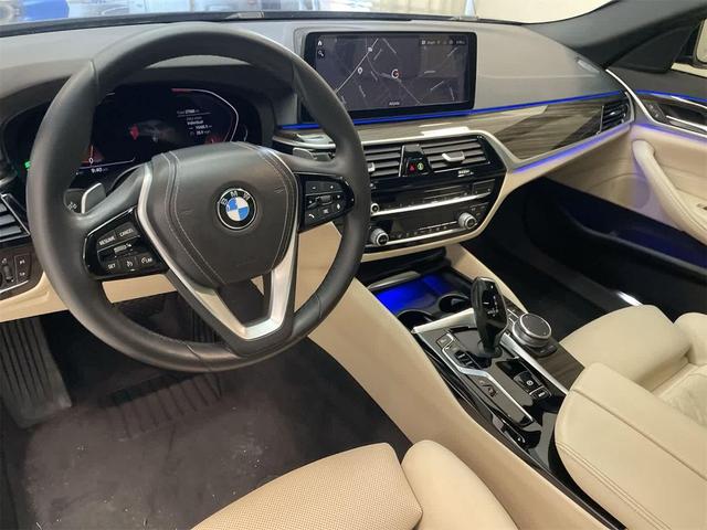 Photo of 2021 Phytonic Blue Metallic BMW 530