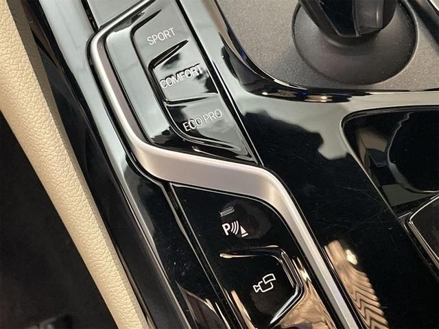 Photo of 2021 Phytonic Blue Metallic BMW 530