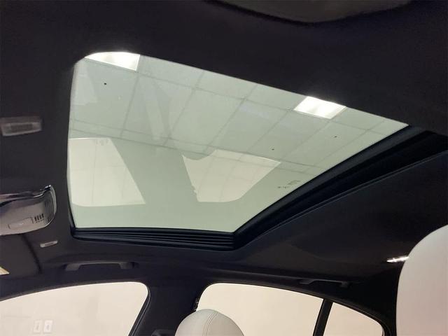 Photo of 2021 Phytonic Blue Metallic BMW 530