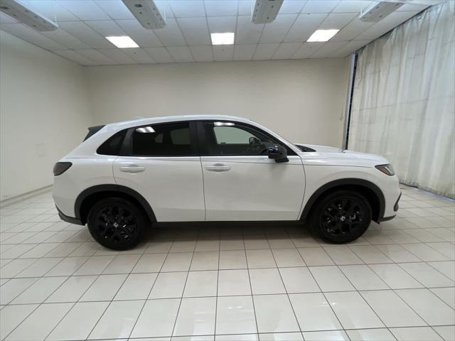 Photo of 2024 Platinum White Pearl Honda HR-V