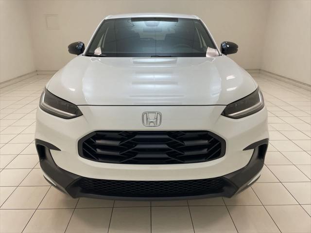 Photo of 2024 Platinum White Pearl Honda HR-V