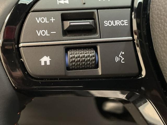Photo of 2024 Platinum White Pearl Honda HR-V