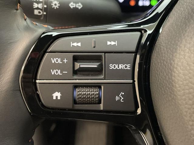 Photo of 2024 Platinum White Pearl Honda HR-V
