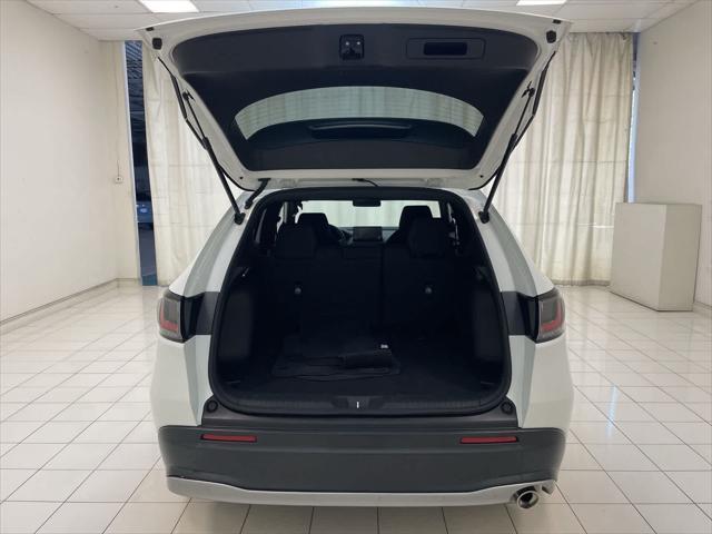Photo of 2024 Platinum White Pearl Honda HR-V