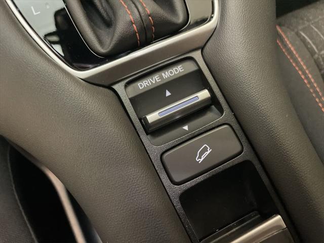 Photo of 2024 Platinum White Pearl Honda HR-V