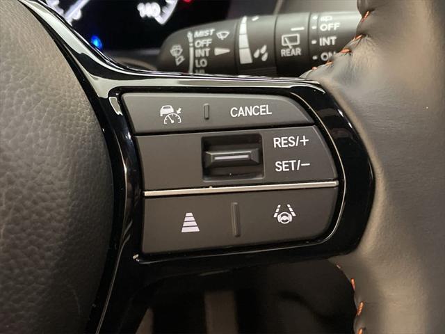 Photo of 2024 Platinum White Pearl Honda HR-V