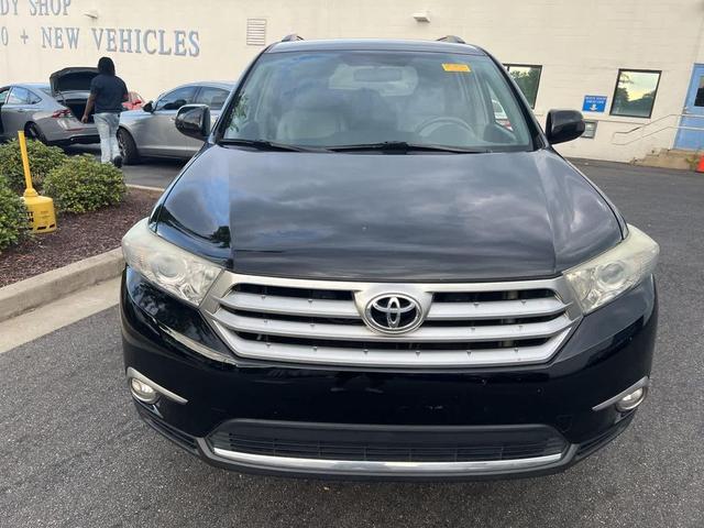 Photo of 2011 Black Toyota Highlander