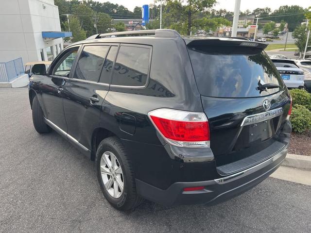 Photo of 2011 Black Toyota Highlander