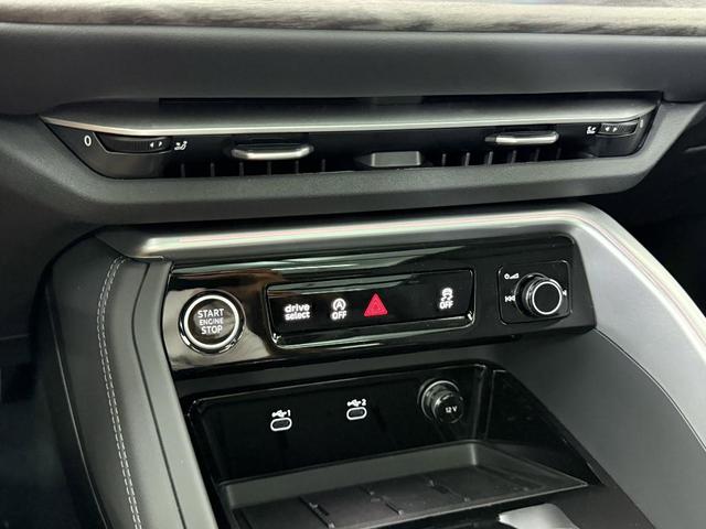 Photo of 2025 Mythos Black Metallic Audi Q5