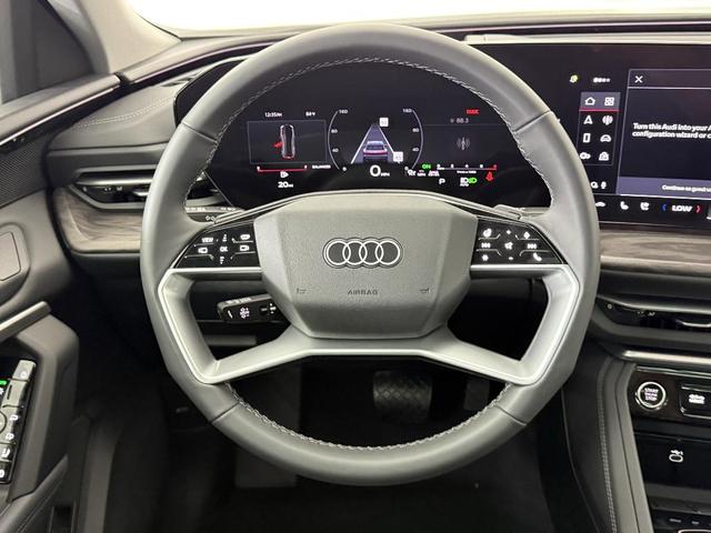 Photo of 2025 Mythos Black Metallic Audi Q5