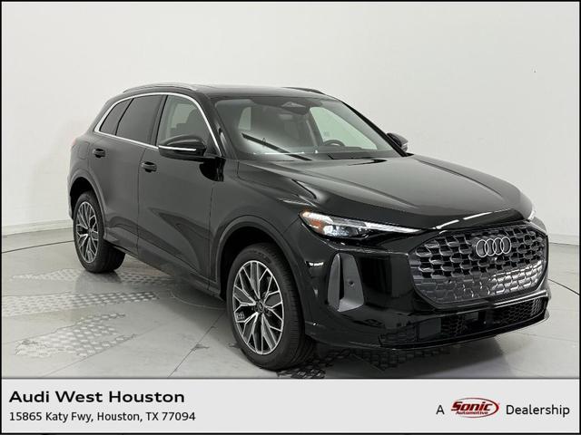 Photo of 2025 Mythos Black Metallic Audi Q5