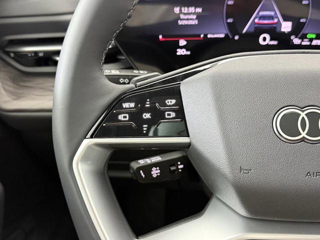 Photo of 2025 Mythos Black Metallic Audi Q5