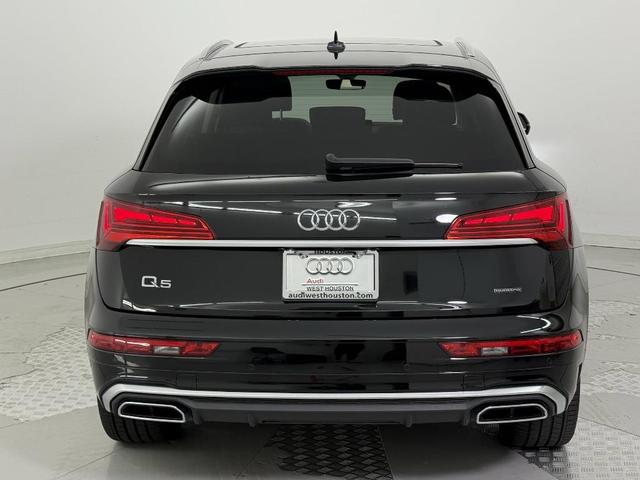 Photo of 2025 Mythos Black Metallic Audi Q5