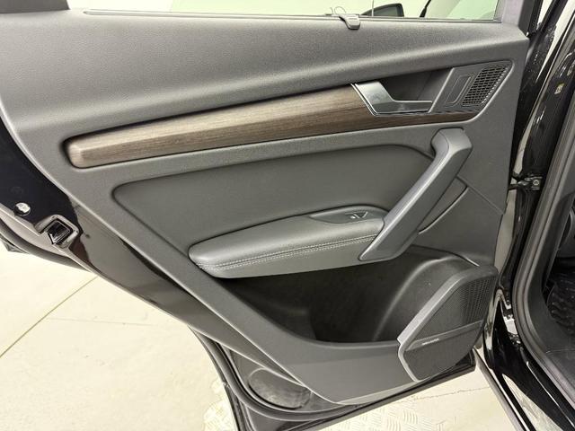 Photo of 2025 Mythos Black Metallic Audi Q5