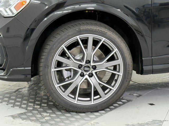 Photo of 2025 Mythos Black Metallic Audi Q3