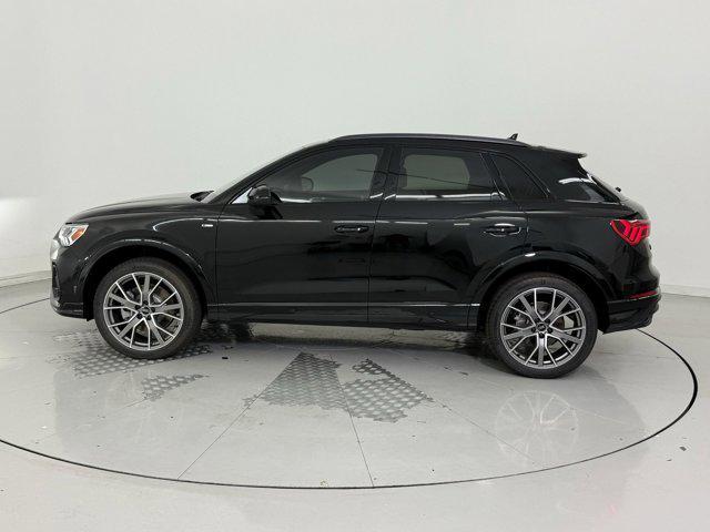 Photo of 2025 Mythos Black Metallic Audi Q3