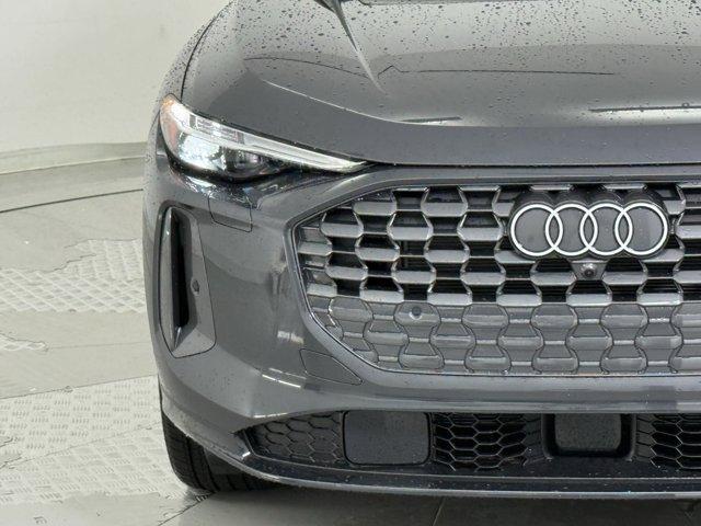 Photo of 2025 Tambora Gray Metallic Audi Q5