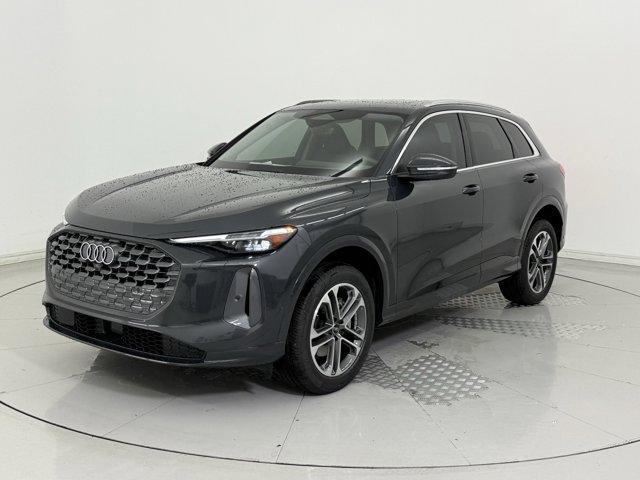 Photo of 2025 Tambora Gray Metallic Audi Q5